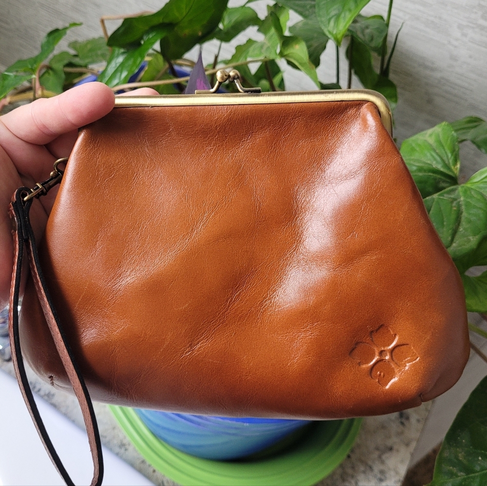 Patricia Nash Savena Leather Kiss Lock Extra Large Wristlet In Biscuit Brown